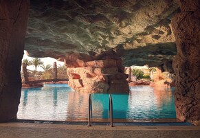 2 outdoor pools, pool umbrellas, sun loungers