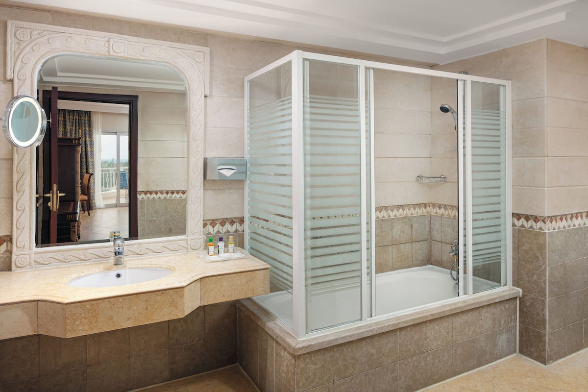 family room | bathroom | bathtub, deep-soaking bathtub, free toiletries, hair dryer