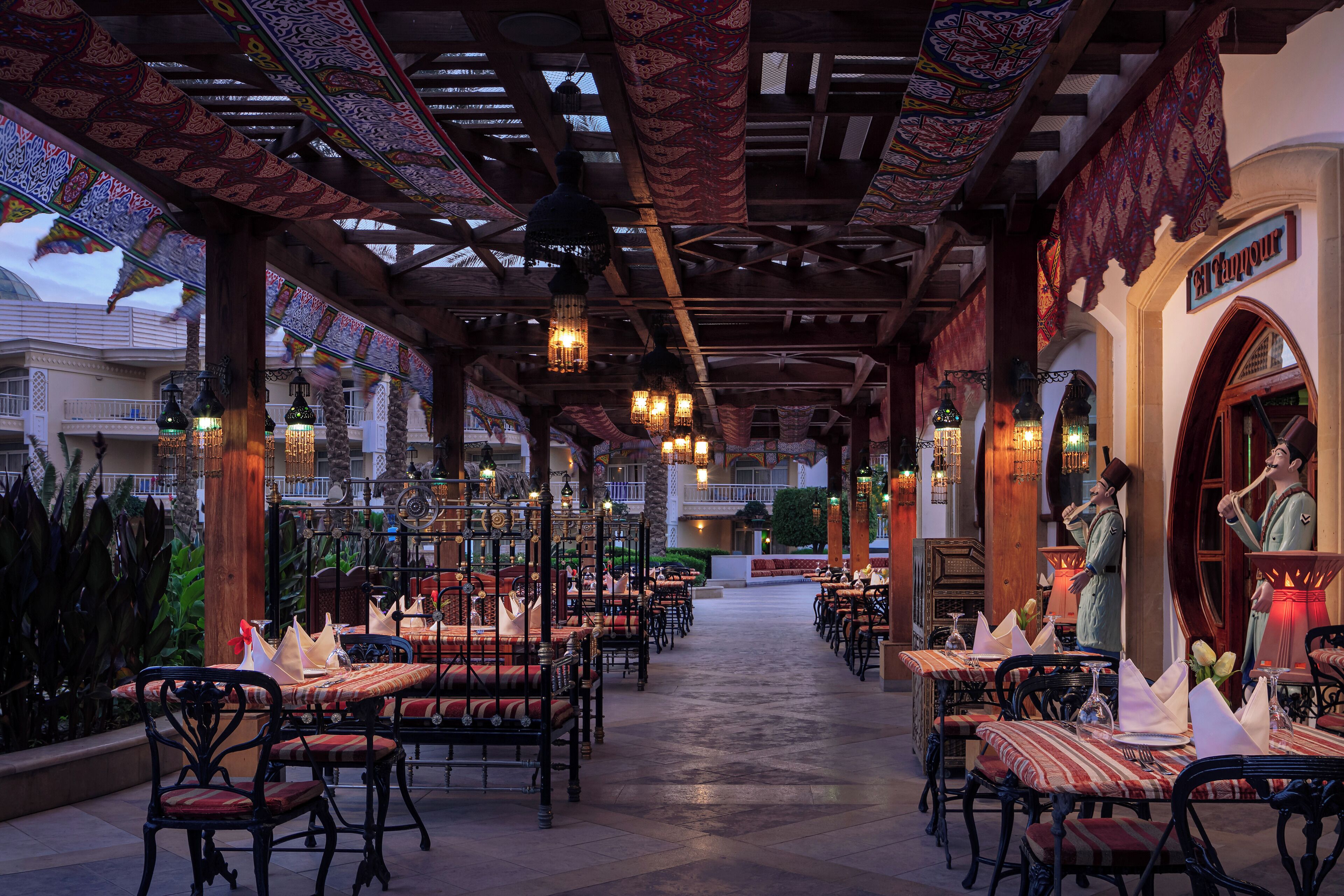 5 restaurants, breakfast, lunch, dinner served; international cuisine