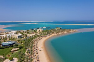 Private beach, sun loungers, beach umbrellas, beach towels