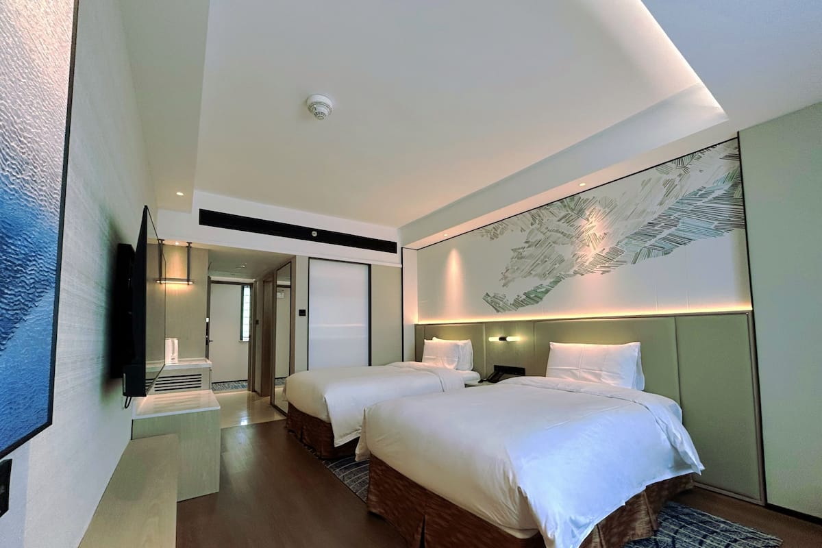 Superior Twin Room | Premium bedding, down comforters, minibar, in-room safe