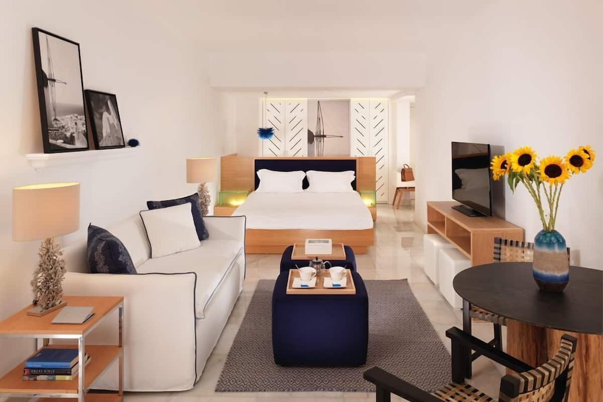 Open Plan Suite Sea View | Premium bedding, minibar, in-room safe, blackout drapes