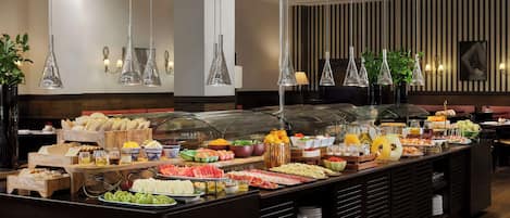 Desayuno buffet todos los días (con cargo)