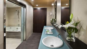 Minibar, in-room safe, desk, blackout drapes