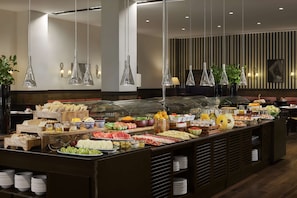 Daily buffet breakfast for a fee