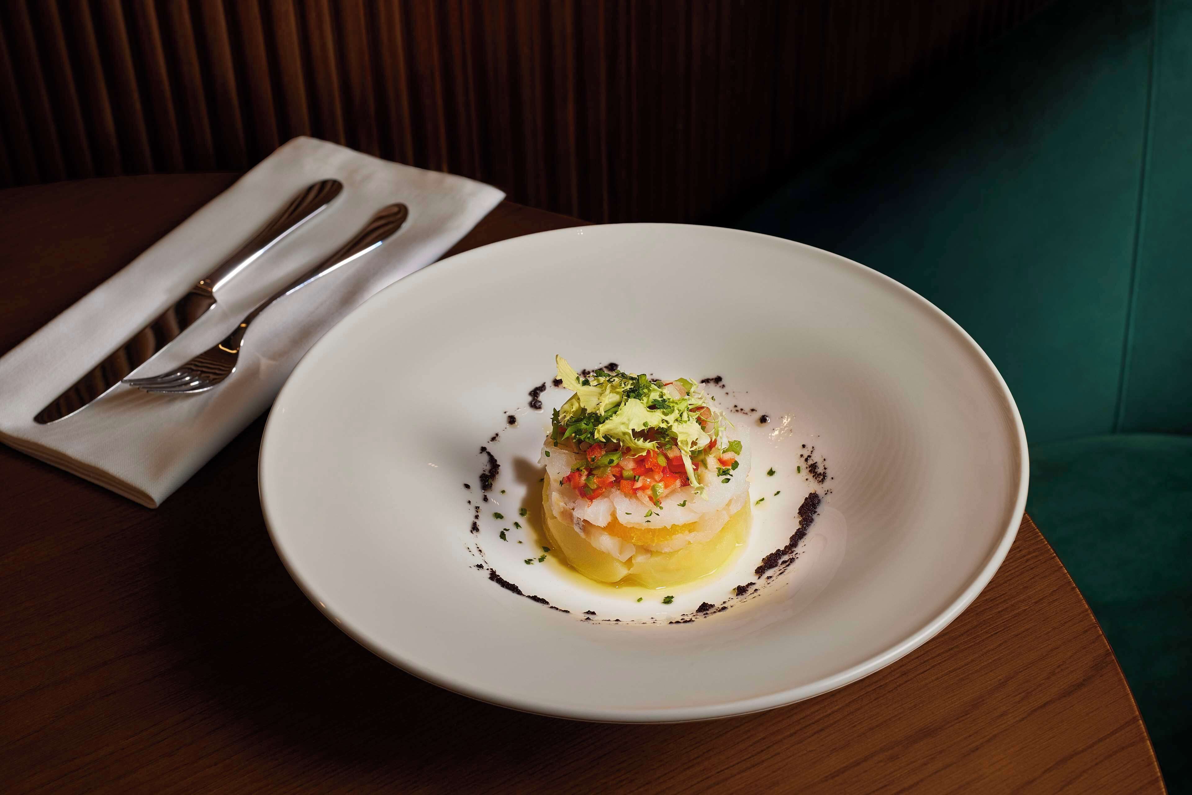 Mittagessen, Abendessen, internationale Küche, Blick auf den Pool 