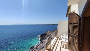 Superior Apartment, 1 Bedroom | 2 bedrooms, minibar, in-room safe, individually furnished