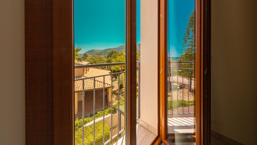 Hotel Baia Del Capitano