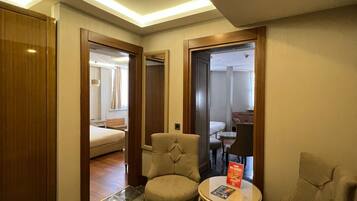 Deluxe-stúdíóíbúð | Rúmföt af bestu gerð, míníbar, öryggishólf í herbergi, skrifborð