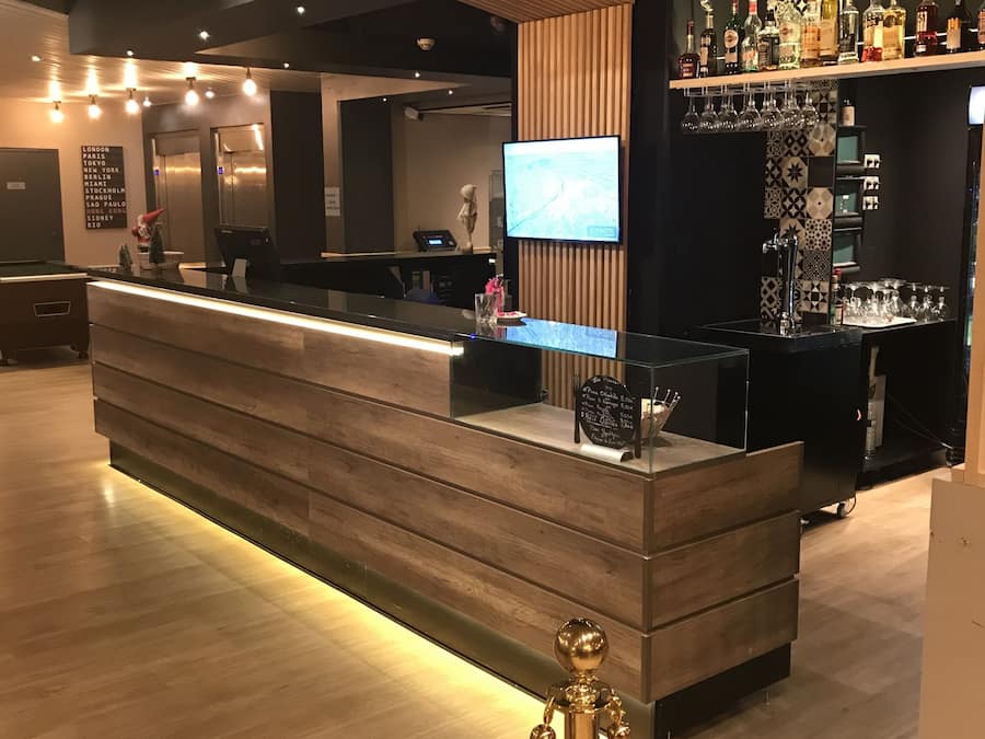 Bar (en la propiedad)
