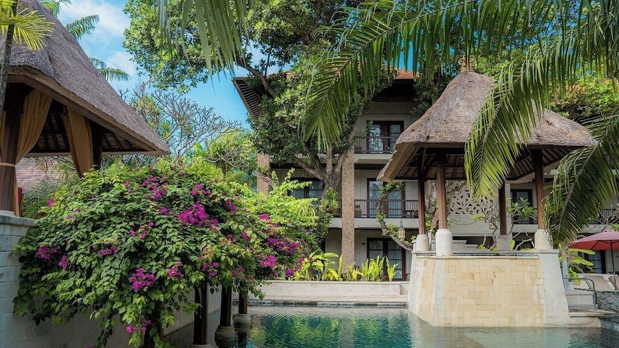 그리야 산트리안 비치 리조트 & 스파