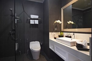 Shower kamar mandi