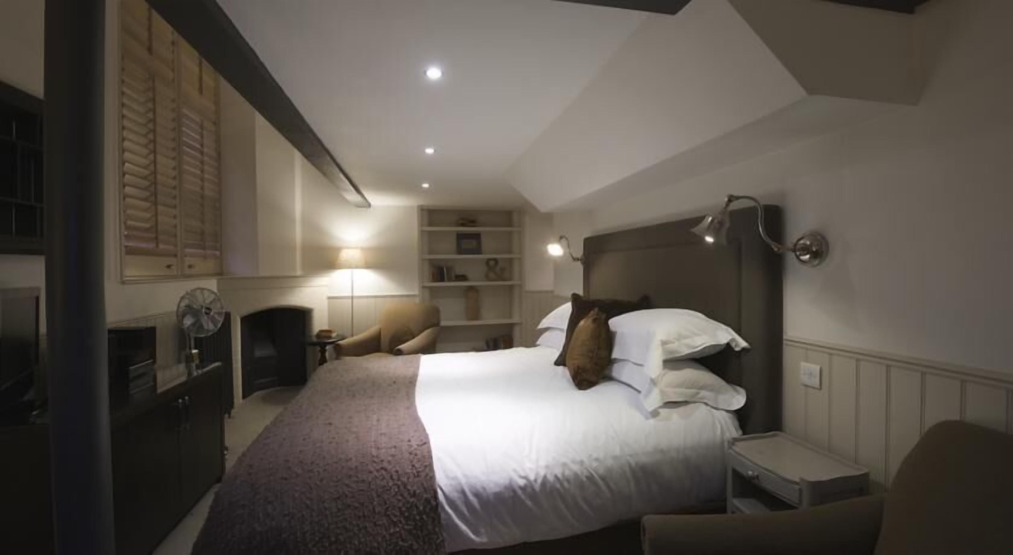 grand double room (boudoir) | premium bedding, minibar, individually decorated, individually furnished