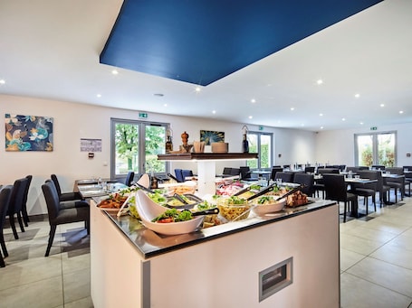 Lunch served, French cuisine