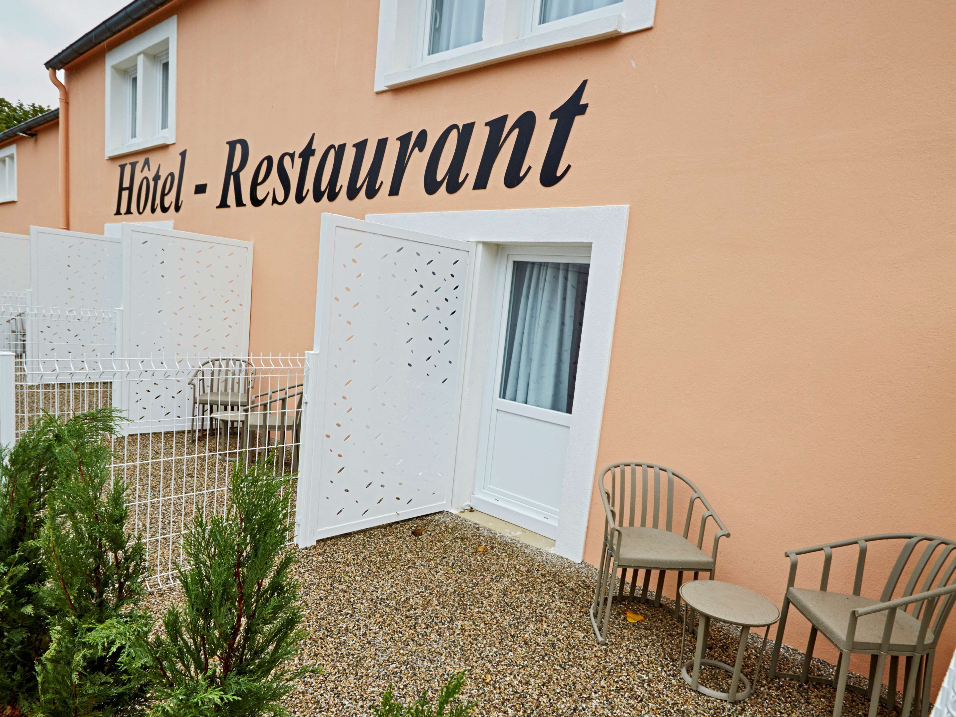 premium bedding, individually decorated, individually furnished, desk