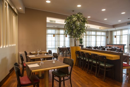 Se sirven desayunos, comidas y cenas