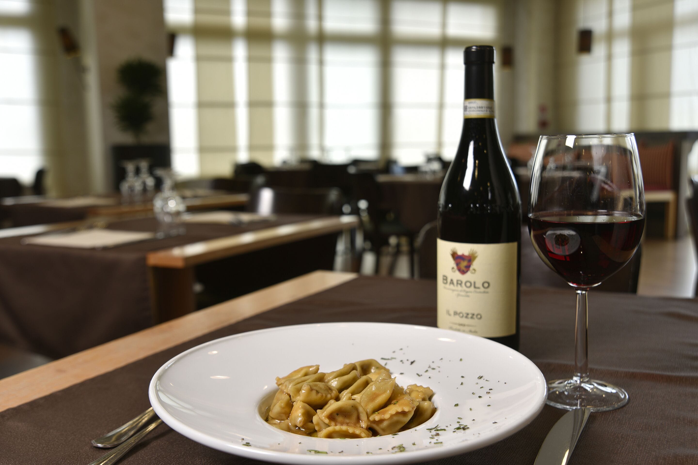 Petit déjeuner, déjeuner et dîner servis sur place