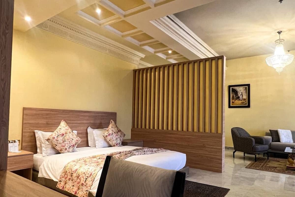 Suite (Ambassador) | Premium bedding, minibar, in-room safe, soundproofing