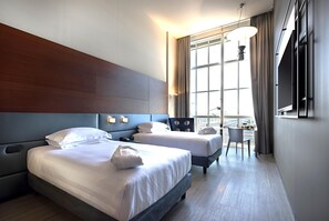 Literie hypoallergénique, couette en duvet d'oie, minibar
