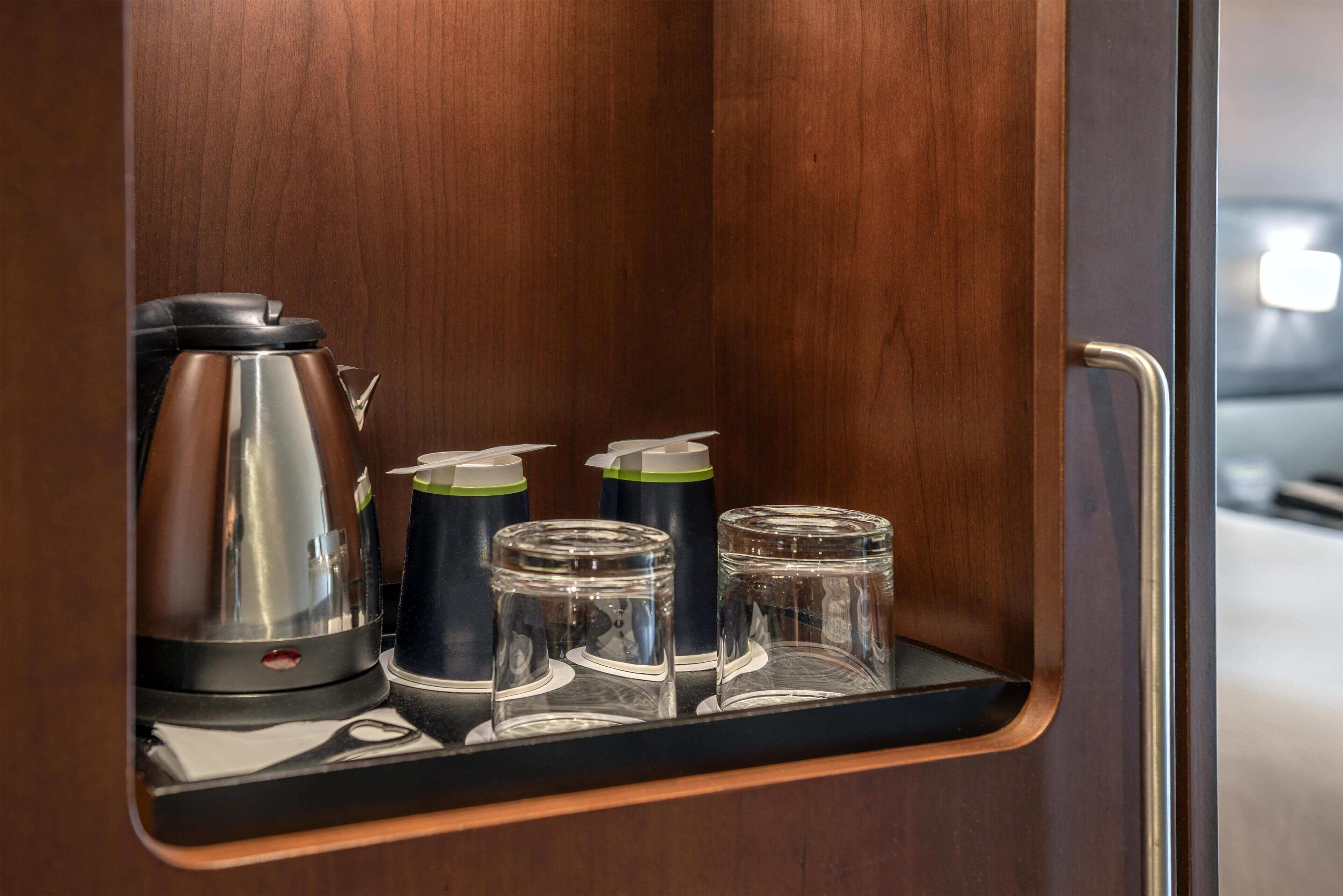Literie hypoallergénique, couette en duvet d'oie, minibar