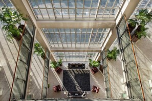 Lobby - DoubleTree by Hilton Turin Lingotto (Turin)
