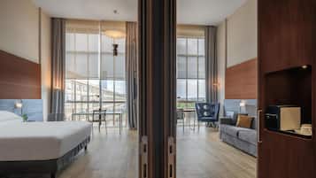 Kamer, 1 slaapkamer (Connecting Rooms) | Hypoallergeen beddengoed, donzen dekbedden, een minibar