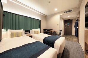 17 Sqm, Superior Twin Room, Park View (Bed Type: Single bed is arranged) | Down comforters, in-room safe, WiFi (free), bed sheets - THE KNOT TOKYO Shinjuku (Tokyo)