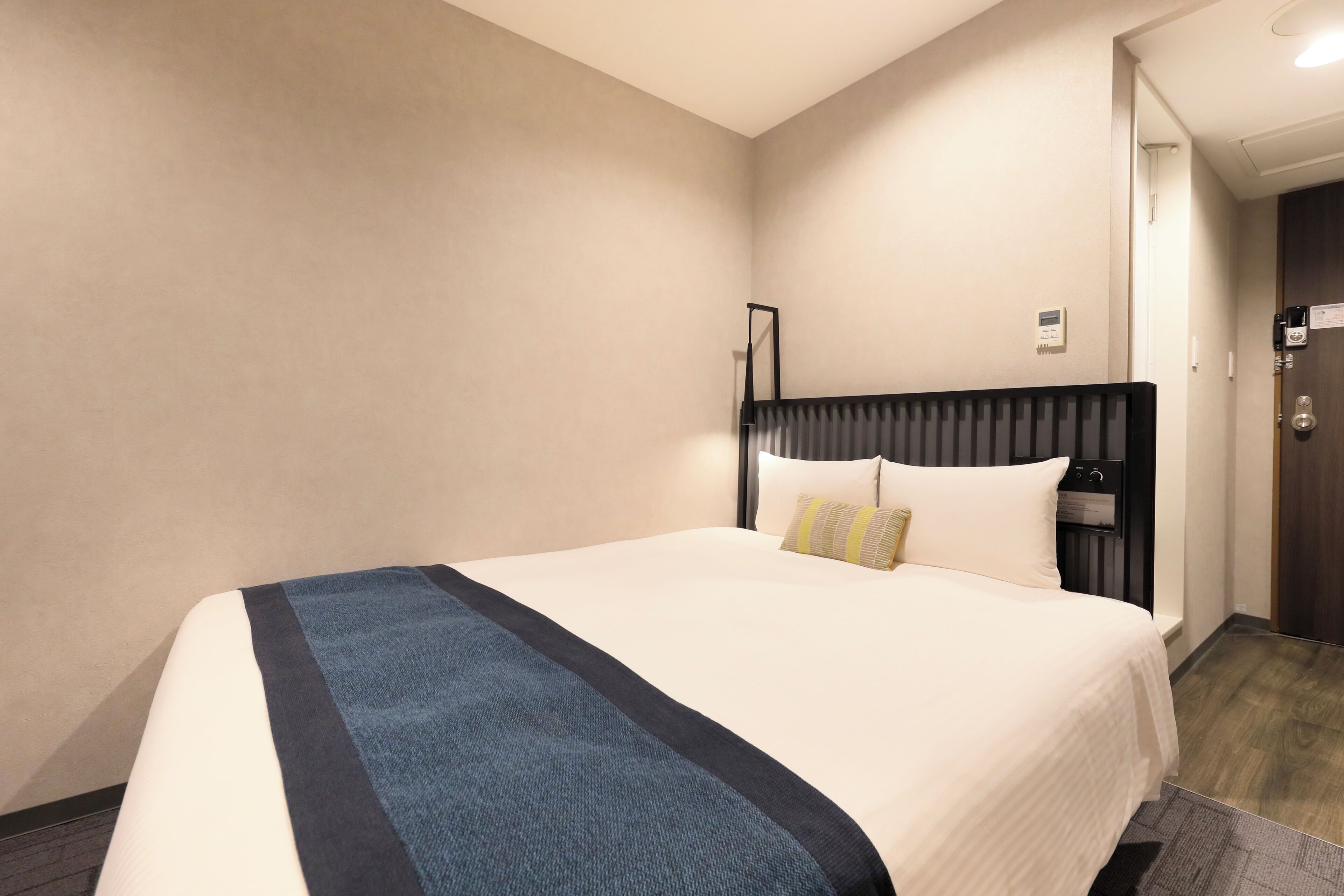Down comforters, in-room safe, WiFi (free), bed sheets