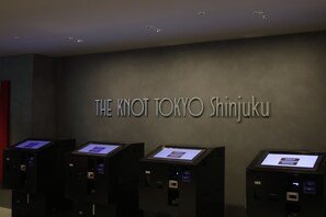 Check-in/check-out kiosk - THE KNOT TOKYO Shinjuku (Tokyo)