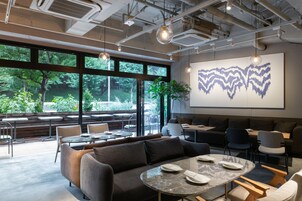 Daily buffet breakfast (JPY 3000 per person)