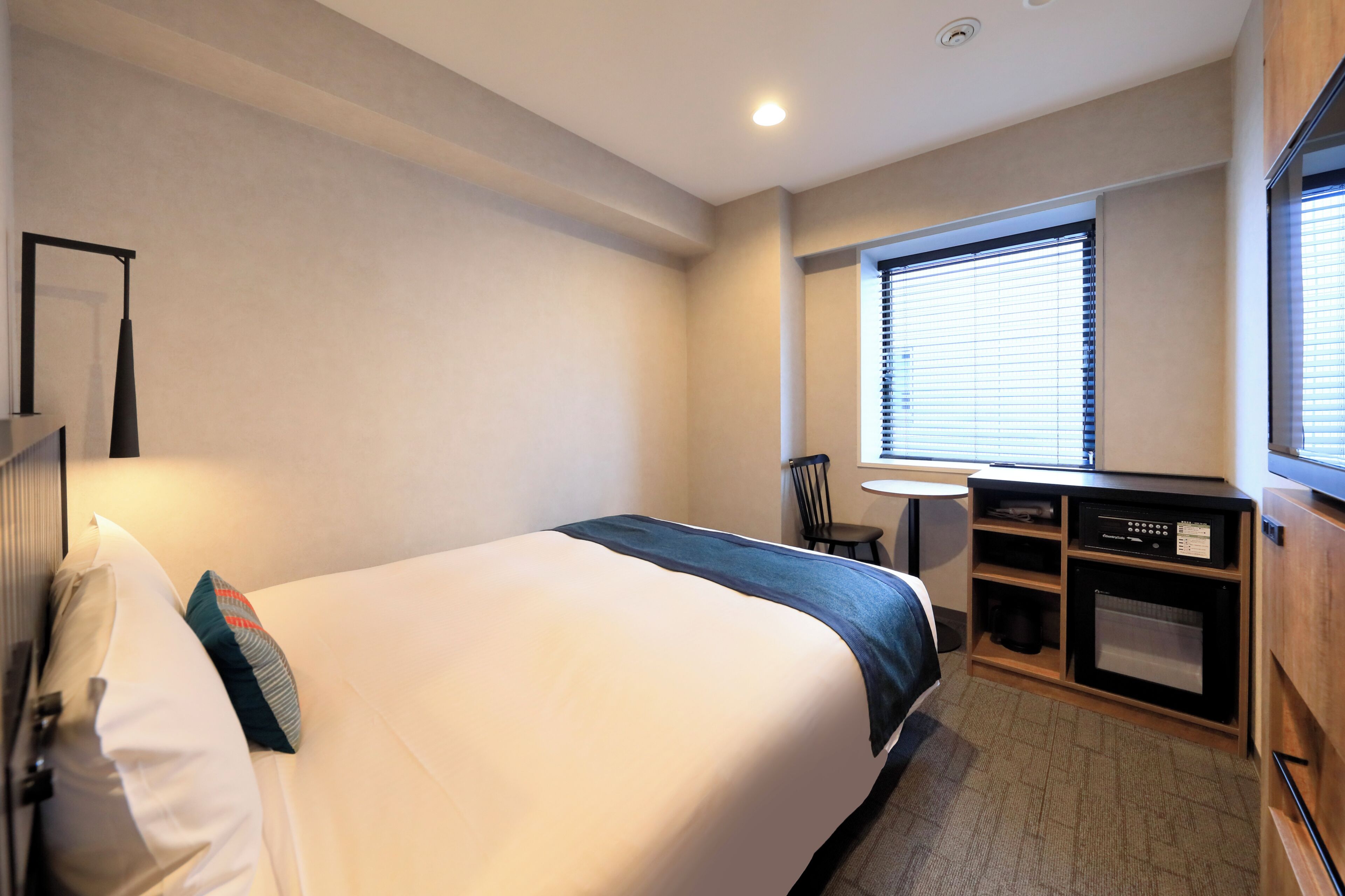 高級客房, 1 張加大雙人床 (17 Sqm) | 羽絨被、房內夾萬、免費 Wi-Fi、床單