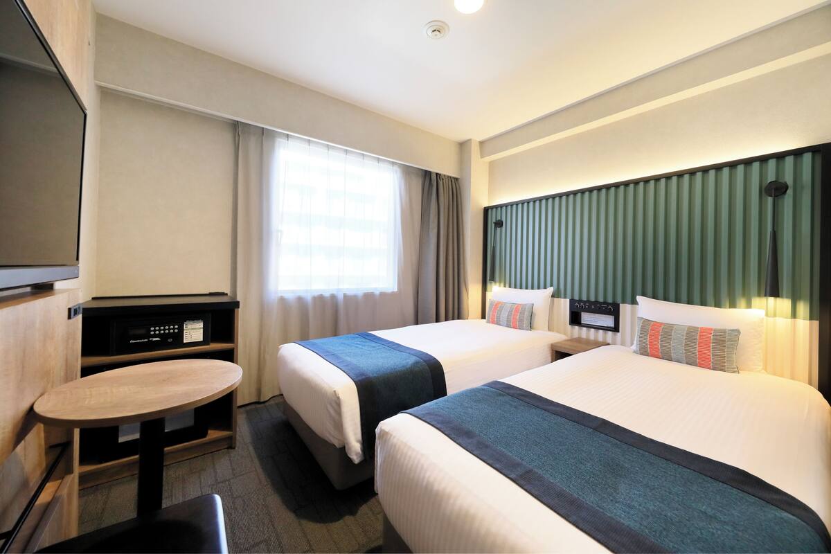 14 Sqm, Standard Twin Room (Bed Type: Single bed is arranged)