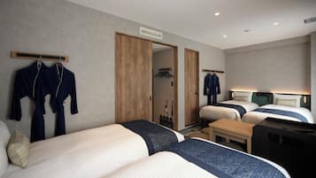 Down comforters, in-room safe, desk, free WiFi