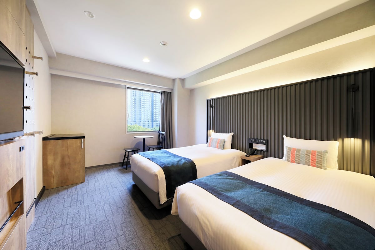 20 Sqm, Deluxe Twin Room, Park View (Bed Type: Single bed is arranged)