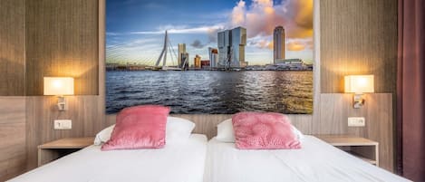 Standard Twin Room | Minibar, in-room safe, desk, laptop workspace