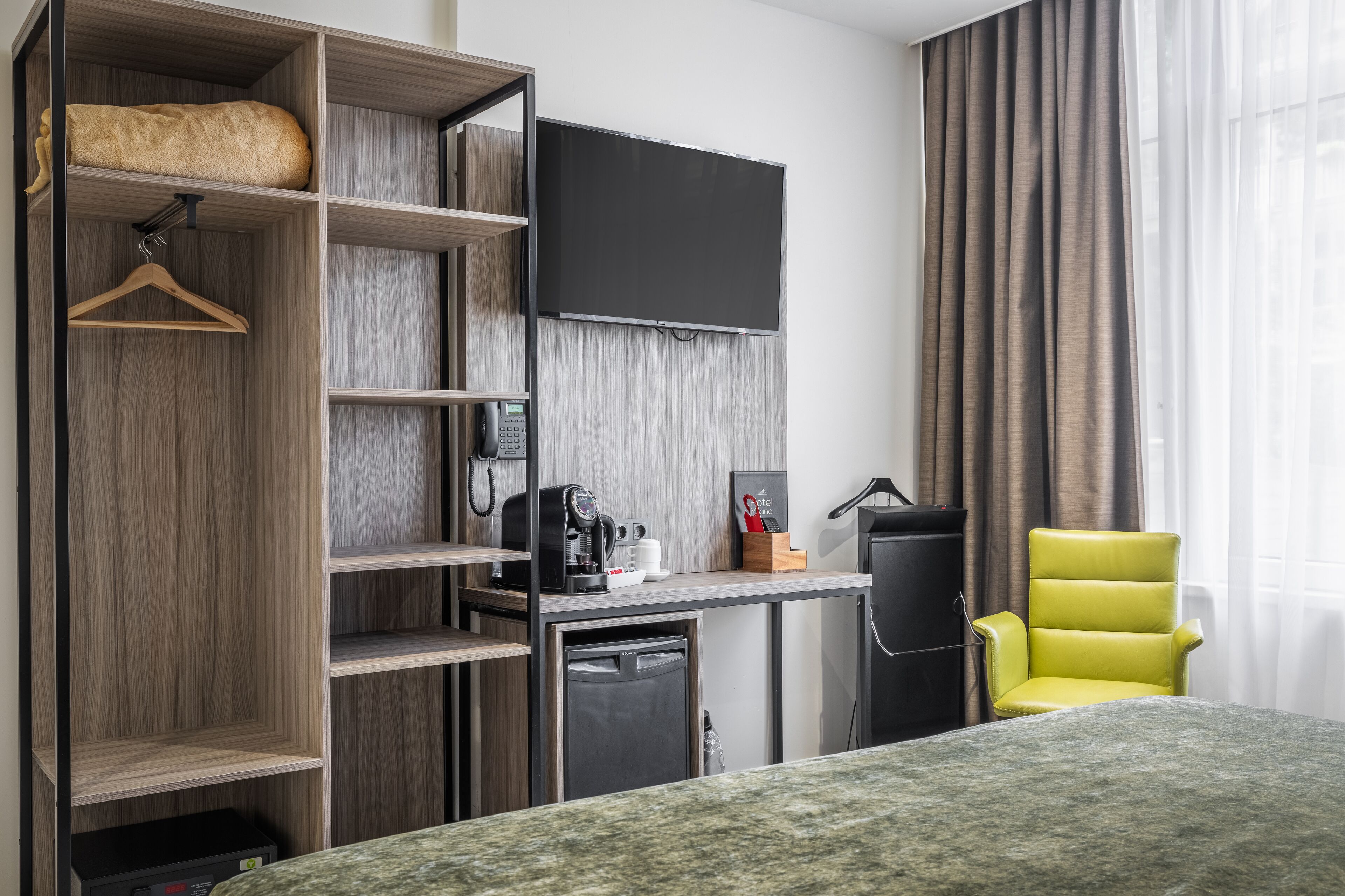 comfort double room | 1 bedroom, minibar, in-room safe, desk