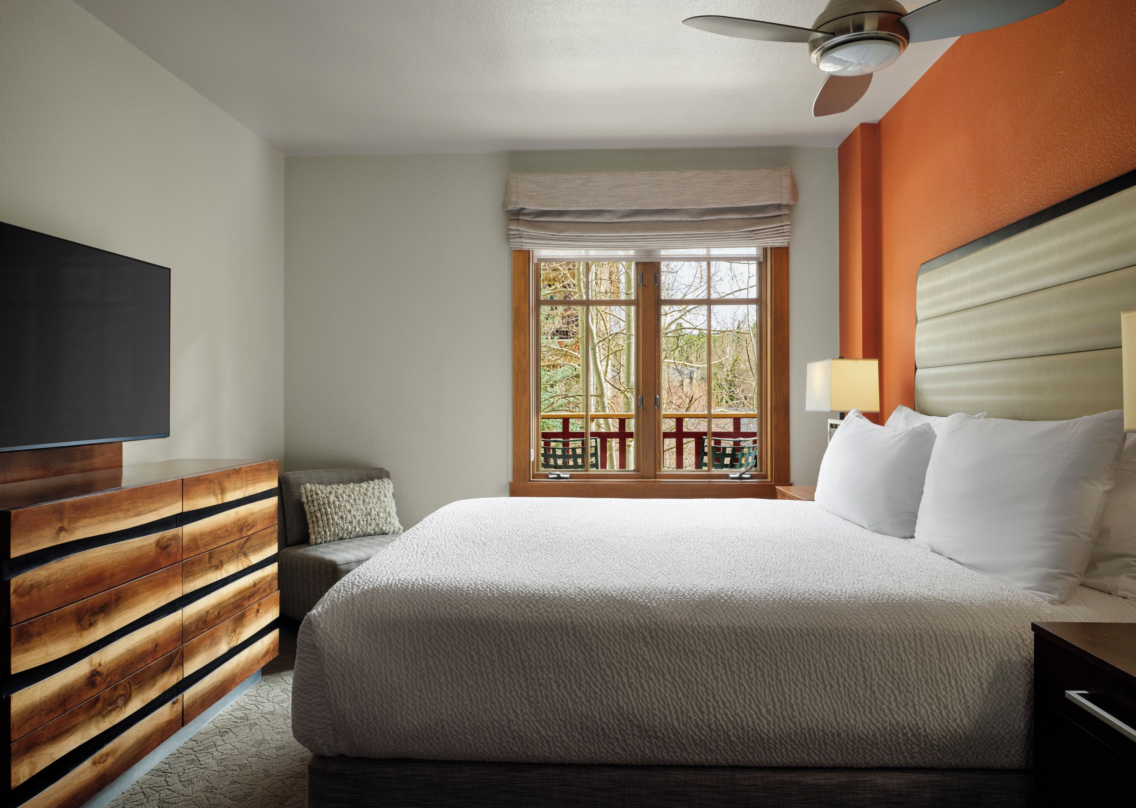 Free WiFi, bed sheets, alarm clocks