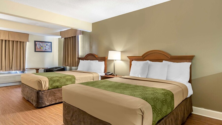 Econo Lodge Inn & Suites