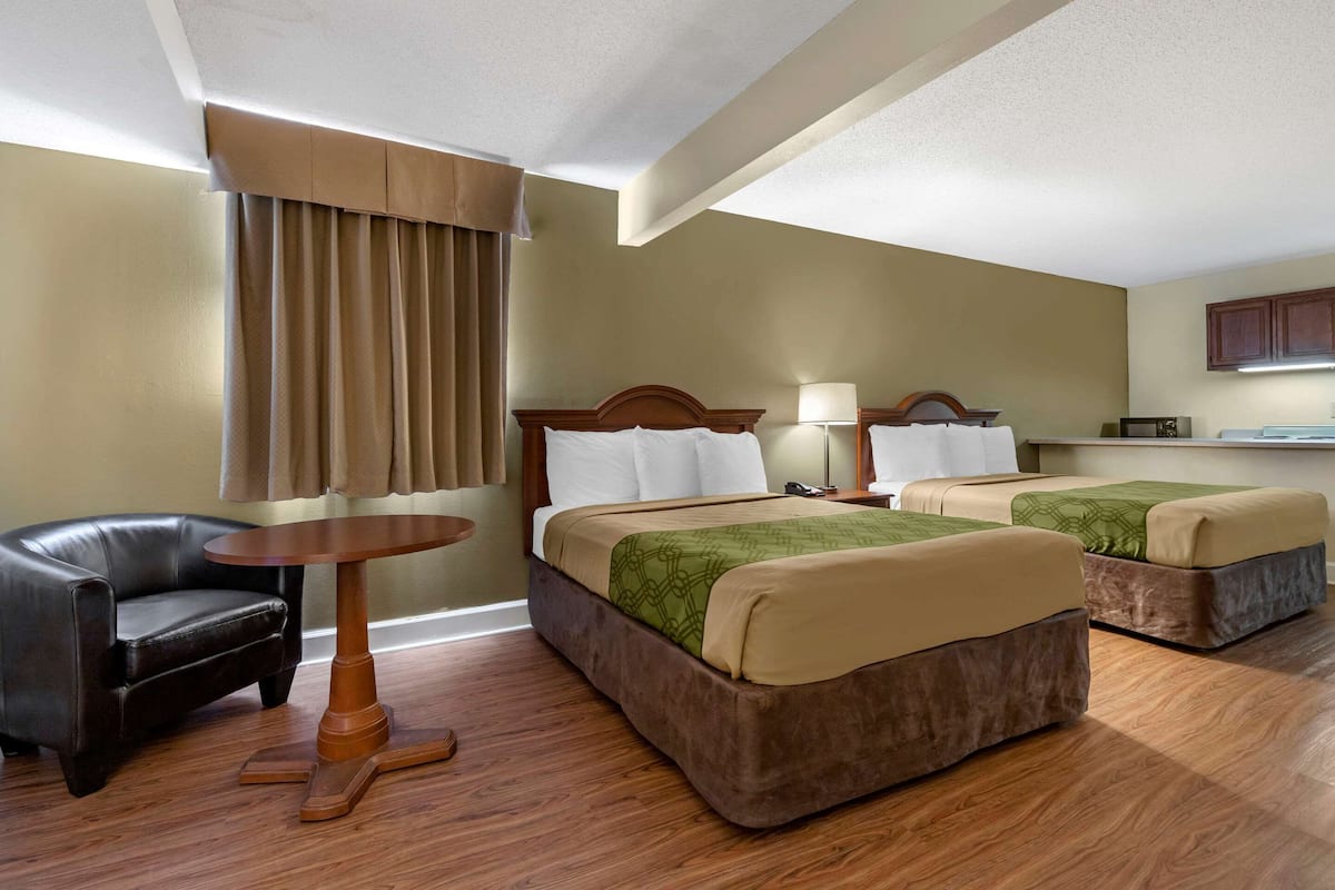 Suite, Non Smoking | Blackout drapes, iron/ironing board, rollaway beds, free WiFi