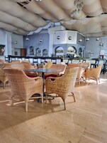 2 bars/lounges, poolside bar