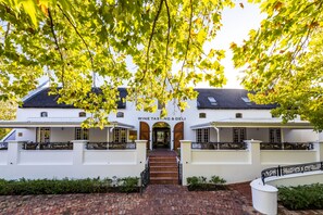 2 restaurants; breakfast, lunch, and dinner served - Lanzerac Hotel (Stellenbosch)