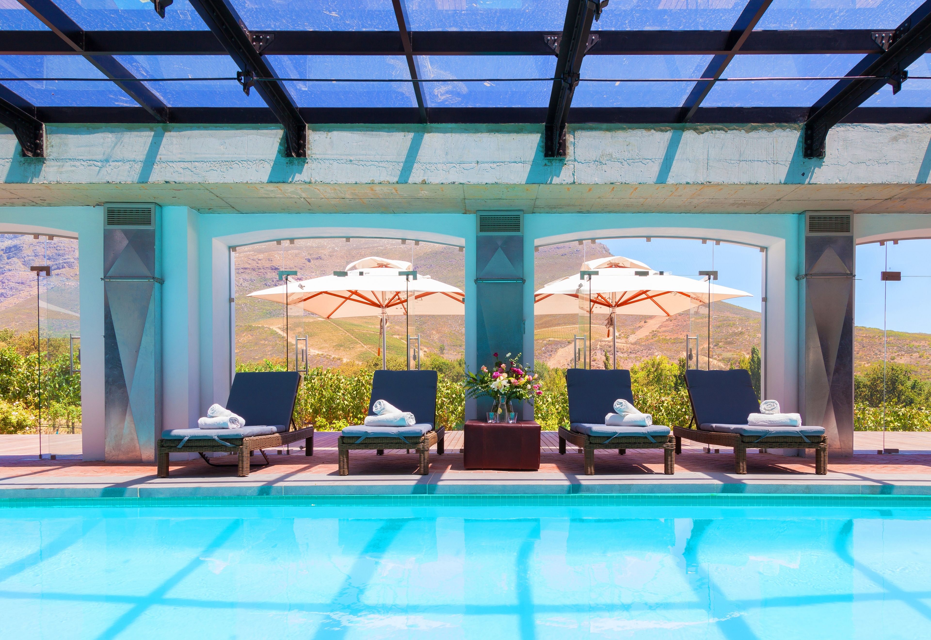 couples treatment room(s), sauna, hot tub, steam room, body treatments