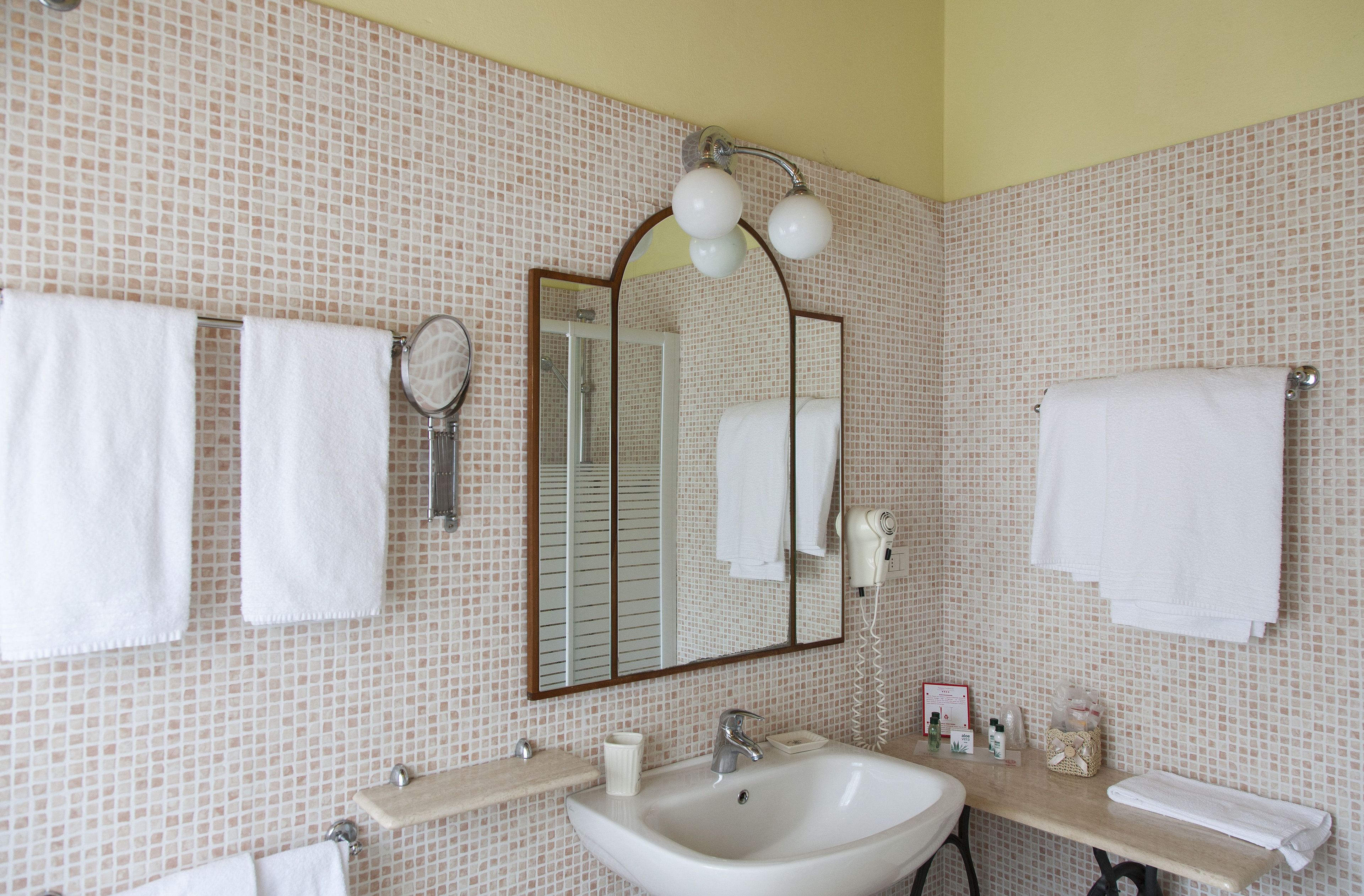 superior double room | bathroom | free toiletries, hair dryer, slippers, bidet