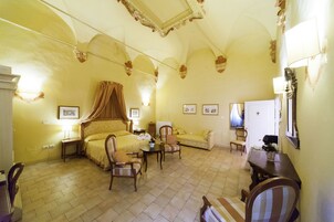 Executive Suite, Tower | Down comforters, minibar, in-room safe, individually furnished