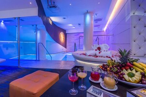 Sauna, vasca idromassaggio, bagno turco, massaggi “deep tissue”