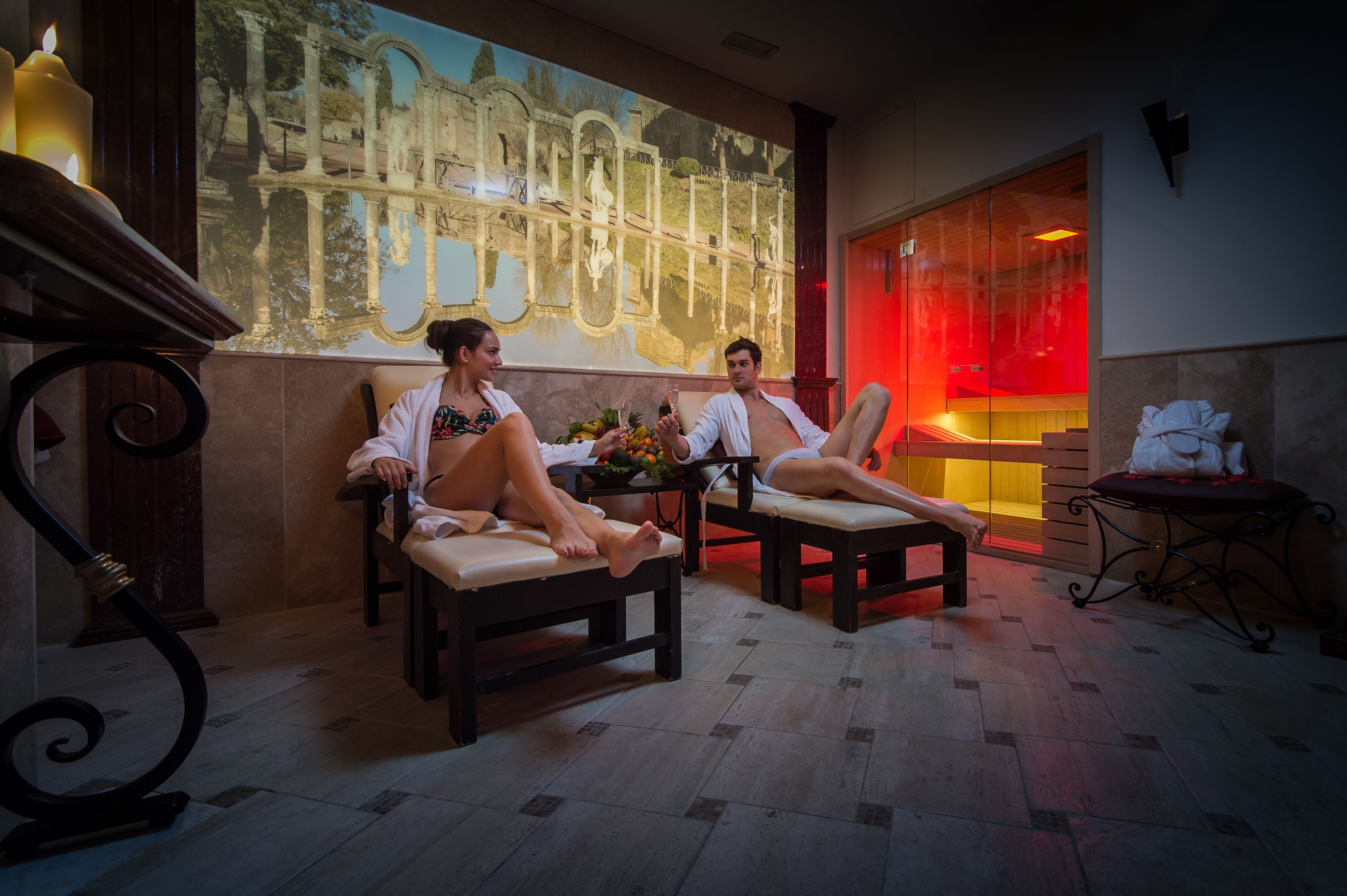 sauna, hot tub, steam room, deep-tissue massages, sports massages