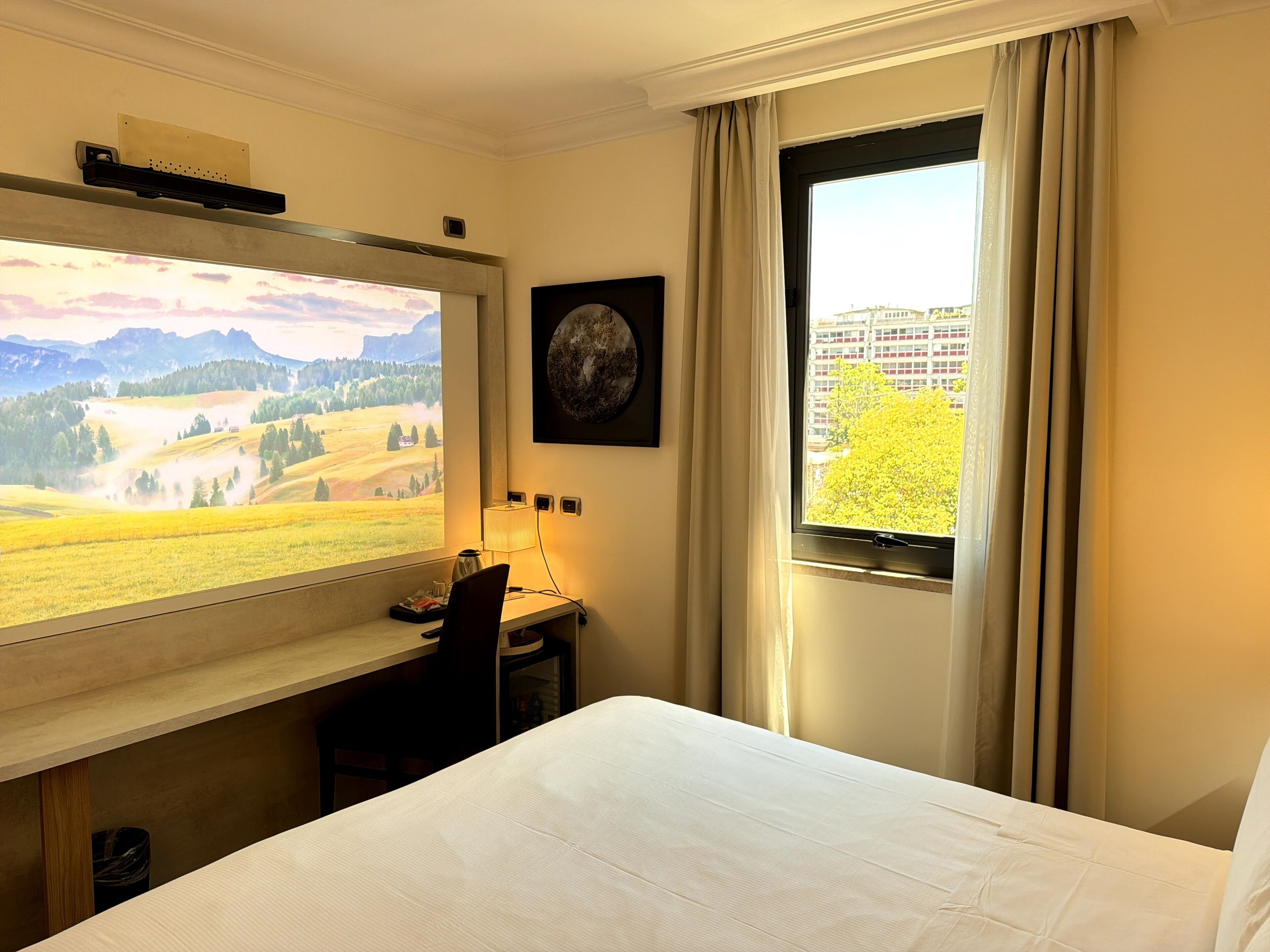  Family Studio Cinema  | Hypo-allergenic bedding, down comforters, memory foam beds, minibar