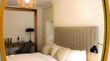 Kamar Bisnis, 1 Tempat Tidur King | Seprai katun Mesir, seprai premium, dan selimut bulu angsa