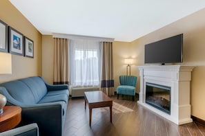 1 bedroom, premium bedding, pillowtop beds, desk