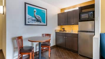 Suite, 1 King Bed with Sofa bed, Accessible, Non Smoking